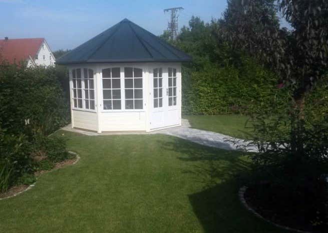 Kundebillede: Havepavillon model Emma-40 med fire vinduer