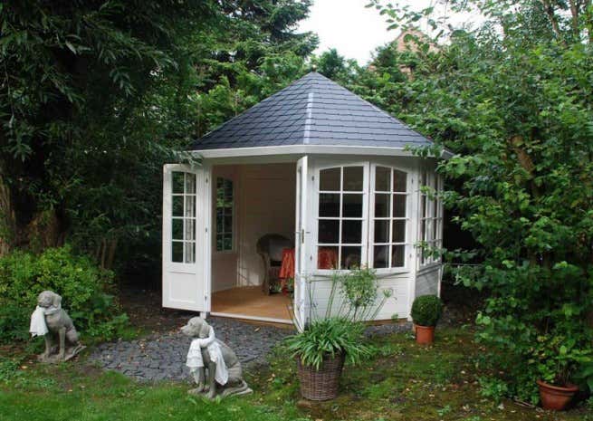 Kundebillede: Havepavillon model Emma-40 med fire vinduer
