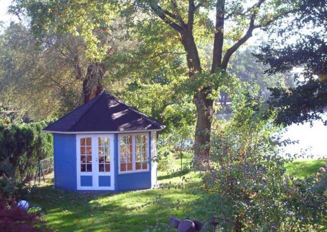 Kundebillede: Havepavillon model Emma-40 med fire vinduer