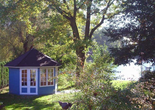 Kundebillede: Havepavillon model Emma-40 med fire vinduer