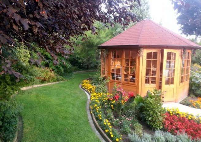 Kundebillede: Havepavillon model Emma-40 med fire vinduer