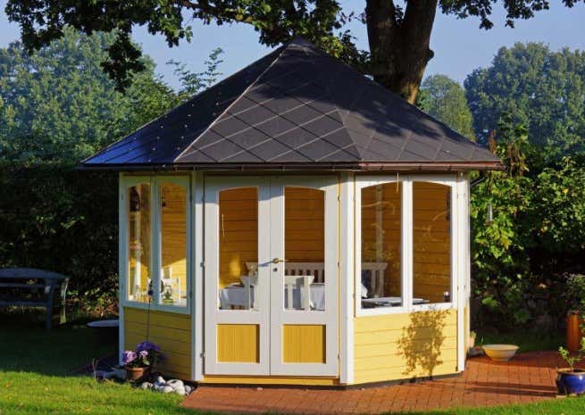 Kundebillede: Havepavillon model Emma-40 med fire vinduer