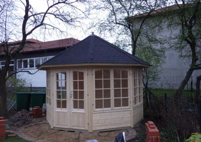 Kundebillede: Havepavillon model Emma-40 med fire vinduer